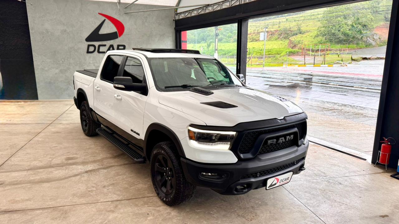 1500 REBEL 5.7 HEMI CD V8 4X4 AUT.